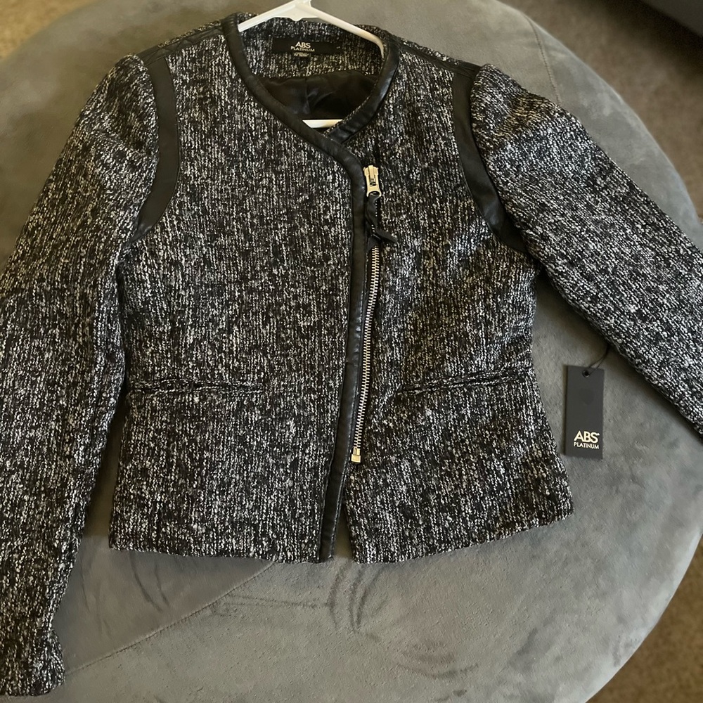 Grey/black fitted jacket jacket. Small, never been worn, new with tags!